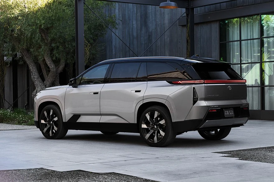 Электрический Toyota Highlander нового поколения