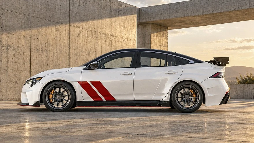 На фото: концепт Nissan Sentra Spec-V