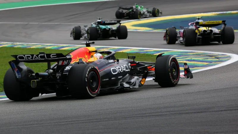 В FIA ответили, почему смена двигателя на машине Ферстаппена в Бразилии не вызвала вопросов