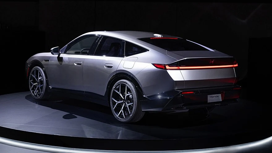 Прототип нового гибридного фастбека Honda