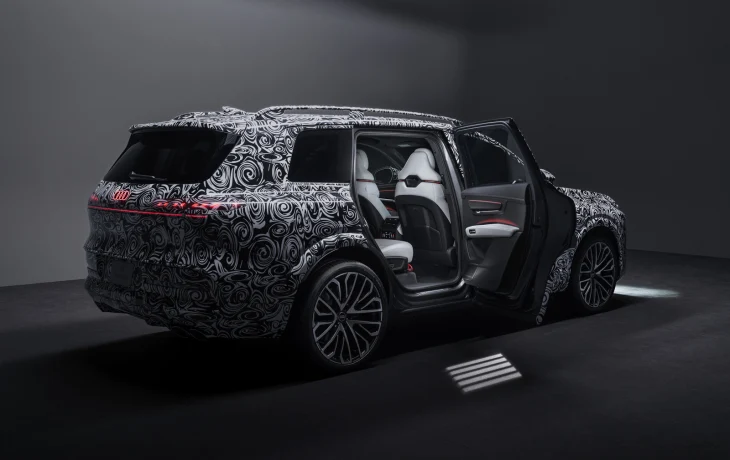 Флагманский кроссовер Audi Q9 готовится к скорой премьере: рассекречен салон