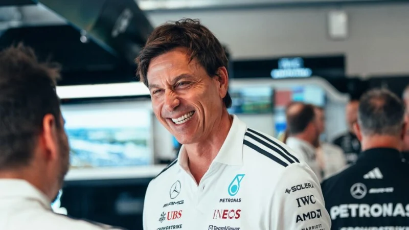 Тото Вольф ответил, планирует ли он покидать должность руководителя Mercedes