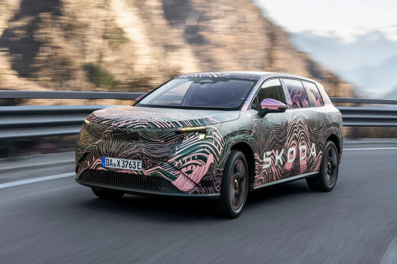 Флагманский кроссовер Skoda Peaq: новые официальные фото и характеристики