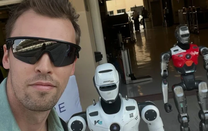 «Технологический прогресс неоспорим»: Квят — о поражении в гонке с беспилотником