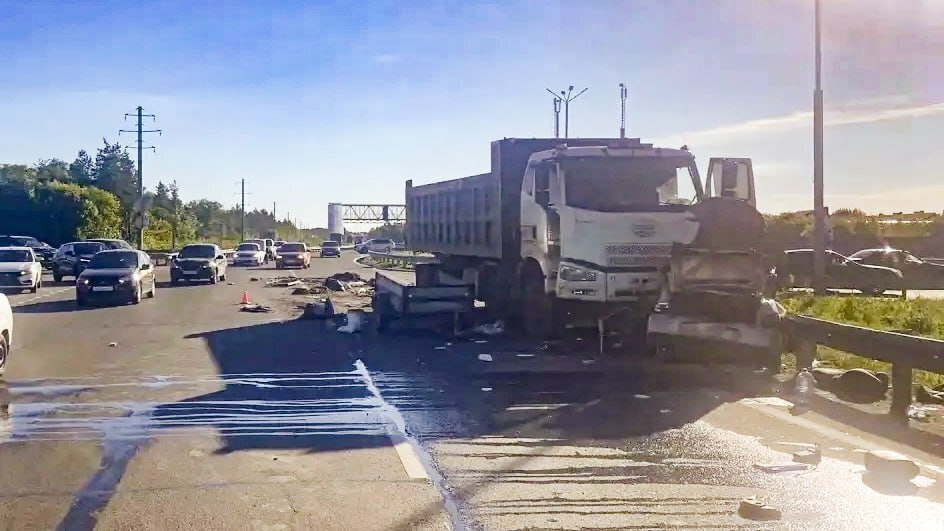 &amp;#171;Не уступил дорогу грузовику&amp;#187;: дед и внук пострадали в ДТП под Оренбургом