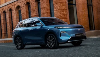 На российский рынок готовится выйти кроссовер Geely EX5 с новой техникой