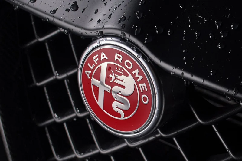Alfa Romeo готовит к скорой презентации новый концепт с именем Cuorerosso