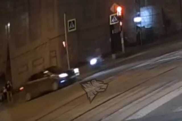  В Новосибирске подросток на питбайке проехал на красный и столкнулся с автомобилем