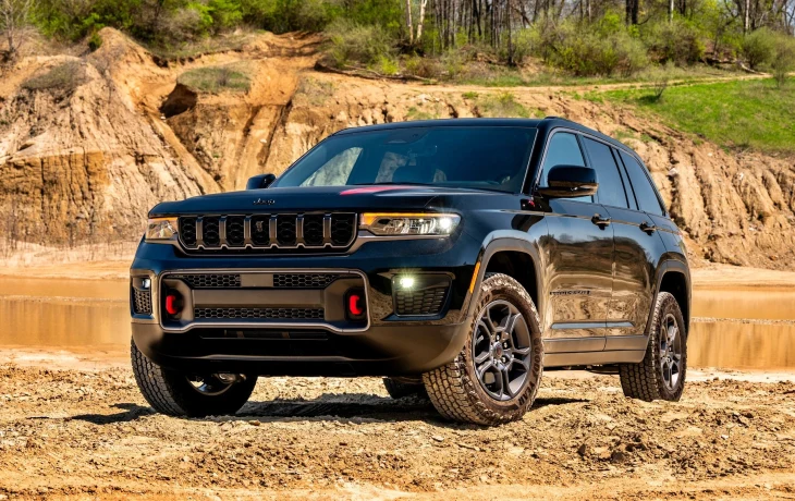 Jeep Grand Cherokee вновь обрёл внедорожные версии Trailhawk и Overland: только бензин!