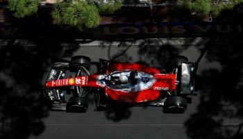 Ferrari доминирует в первой тренировке Формулы 1 в Монако