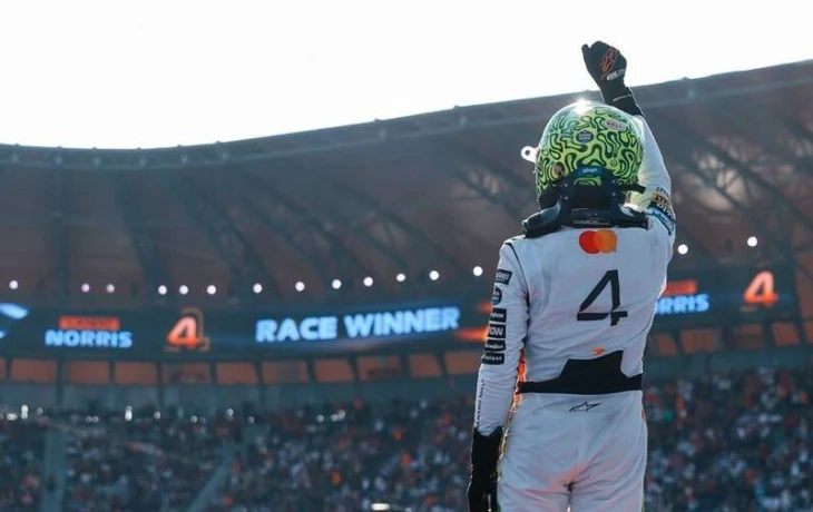 «Так даже интереснее!». Норрис отреагировал на освистывание в Мексике