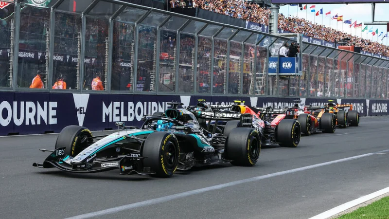 Mercedes оформила дубль, Хэмилтон в шаге от подиума. Результаты Гран При Австралии