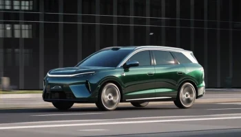 Кроссовер BYD Tang нового поколения: больше предшественника и с единым табло внутри