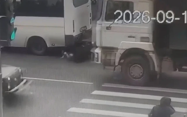 В Одинцове 15-летний пассажир питбайка погиб под колесами грузовика