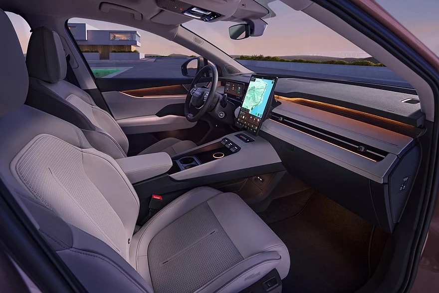 На фото: салон Skoda Peaq