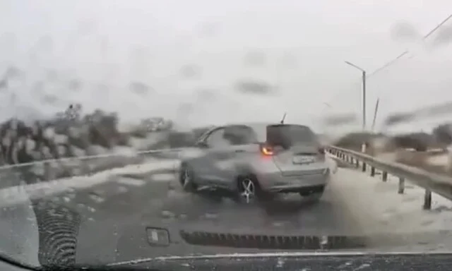 	«Отделалась испугом»: автомобиль занесло на встречную полосу под Благовещенском
