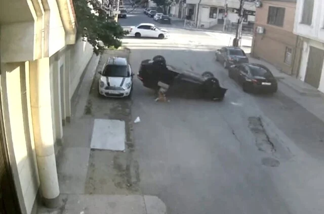  В Махачкале ребенок выпал из машины в момент ДТП