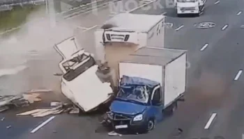  Три автомобиля столкнулись на МКАД возле пересечения с Ярославским шоссе
