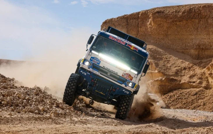 В КАМАЗе заявили о готовности вернуться на «Дакар» в 2026 году