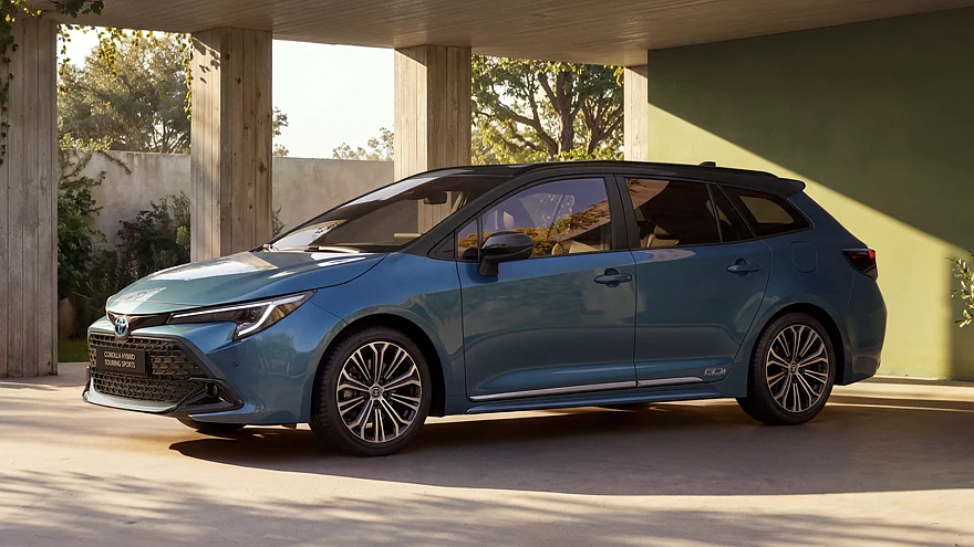 На фото: универсал Toyota Corolla 60th anniversary