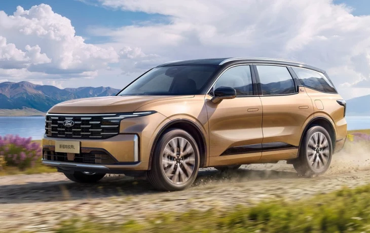 Кроссовер Ford Edge L стал строже и чуть проще после рестайлинга