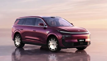 Кроссовер Yipai M8 от Dongfeng с электроникой Huawei: первый показ
