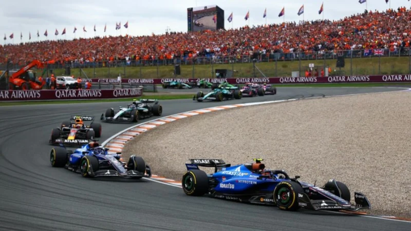 «Кто получил штраф? Я? Да, ты». Радиопереговоры Сайнса с Williams в Зандворте