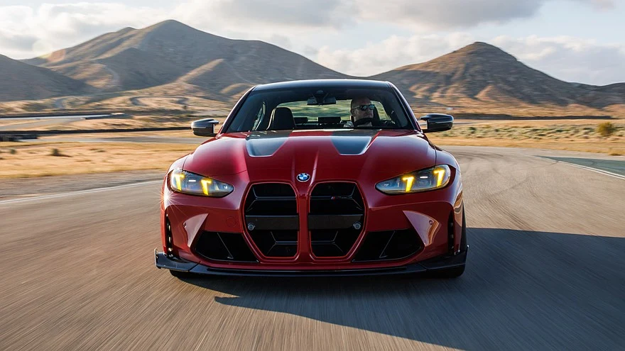 На фото: BMW M3 CS Handschalter