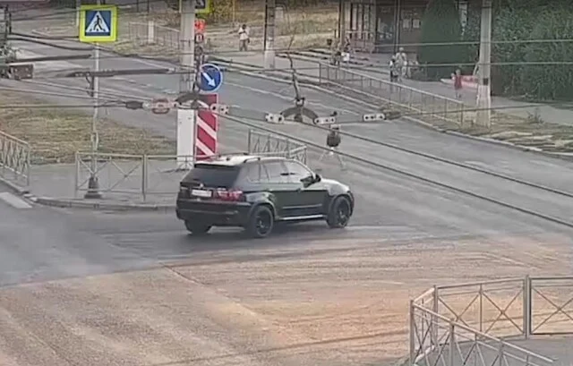  В Волгограде водитель BMW сбил переходившую дорогу женщину