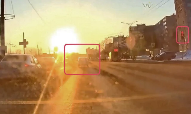  «Не заметил красный из-за яркого солнца»: в Чебоксарах «Лада Гранта» сбила двух школьников на пе