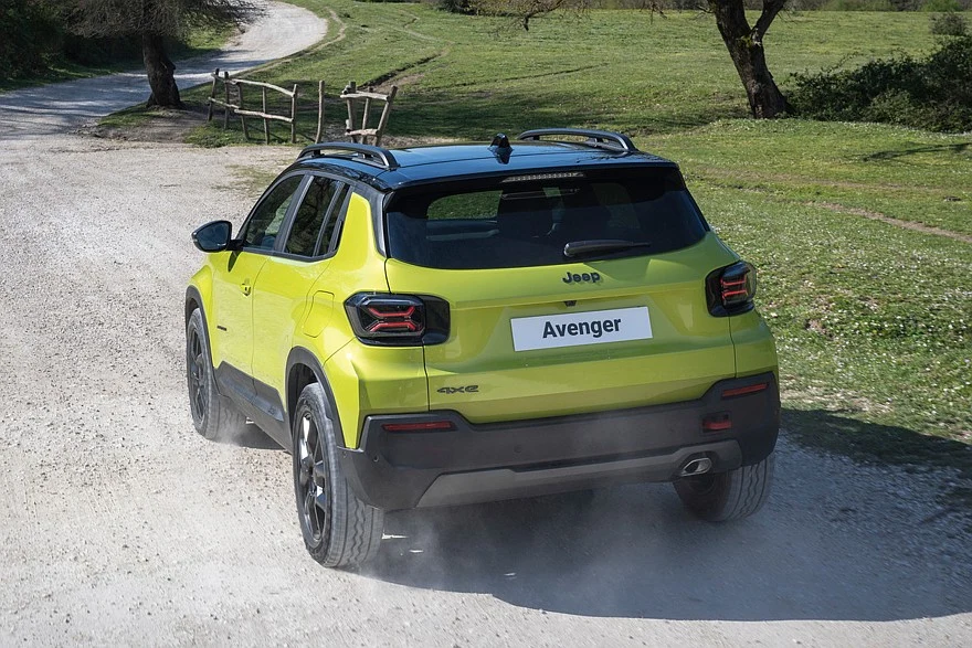 Обновленный Jeep Avenger 4xe