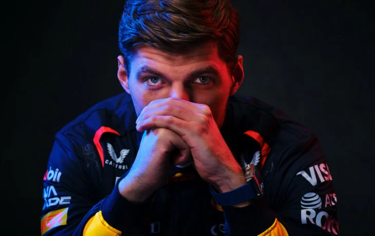 Red Bull Racing представила новые студийные фото Ферстаппена и Лоусона