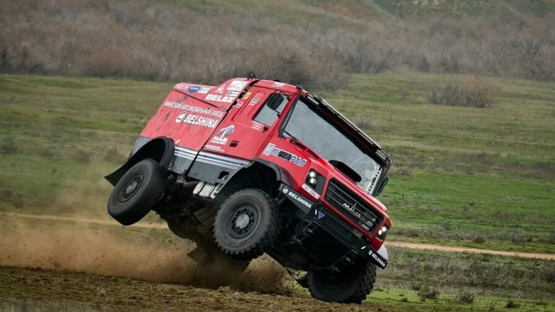 Тотальное доминирование: МАЗ разгромил соперников на гонке без КАМАЗа