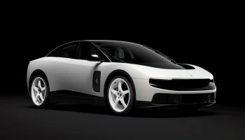 Весь в белом и за миллион: &laquo;нулевой&raquo; Ferrari Luce продадут на аукционе