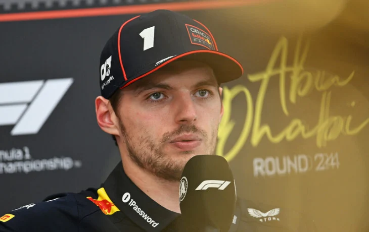 «Так и будешь глупо улыбаться?» Макс Ферстаппен нагрубил журналисту