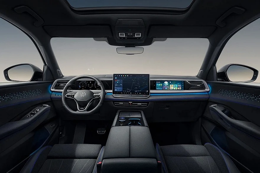 На фото: салон китайского кроссовера Volkswagen Teramont Pro