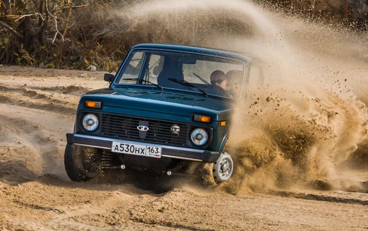 Самой популярной моделью среди кроссоверов и внедорожников стал ВАЗ (LADA) 4x4 (Нива)