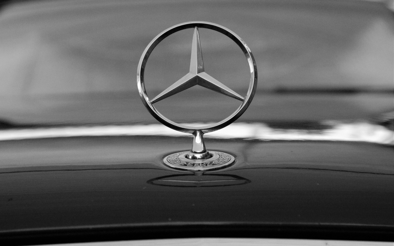 Mercedes-Benz C63 AMG оснастят четырехлитровым V8 мотором