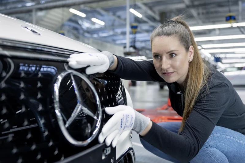 Полная электрификация откладывается: Mercedes-Benz будет обновлять модели с ДВС