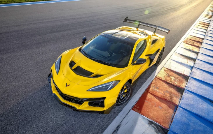 Суперкар Chevrolet Corvette ZR1 оказался мощнее, чем Lamborghini Revuelto