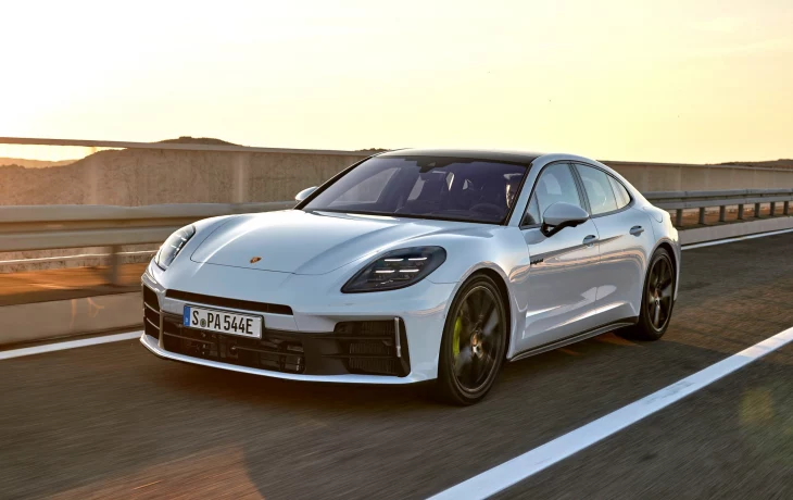 Ещё «зеленее»: новый Porsche Panamera обзавёлся младшими гибридными версиями