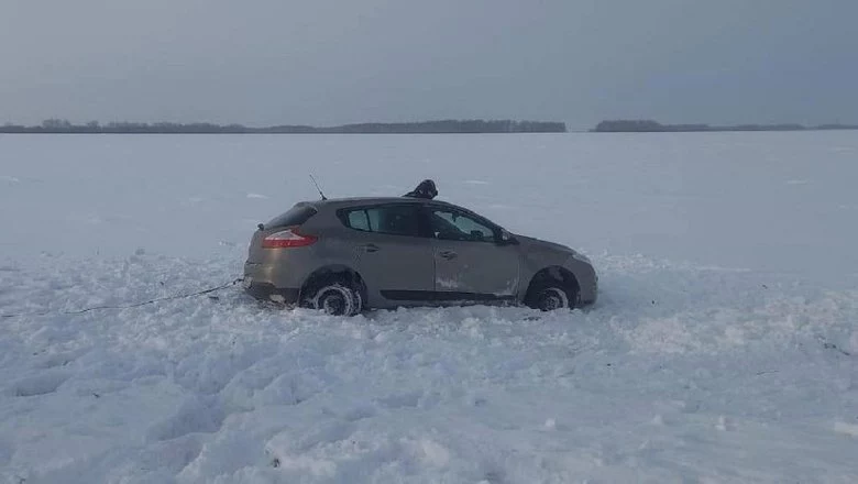 В Омской области перевернулась машина со школьницей