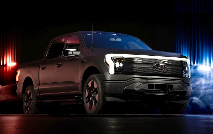 Ford откладывает запуски новых электромобилей и возвращается к гибридам