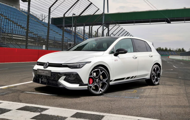 Обновлённый VW Golf GTI Clubsport: премьера на Нюрбургринге без рекорда