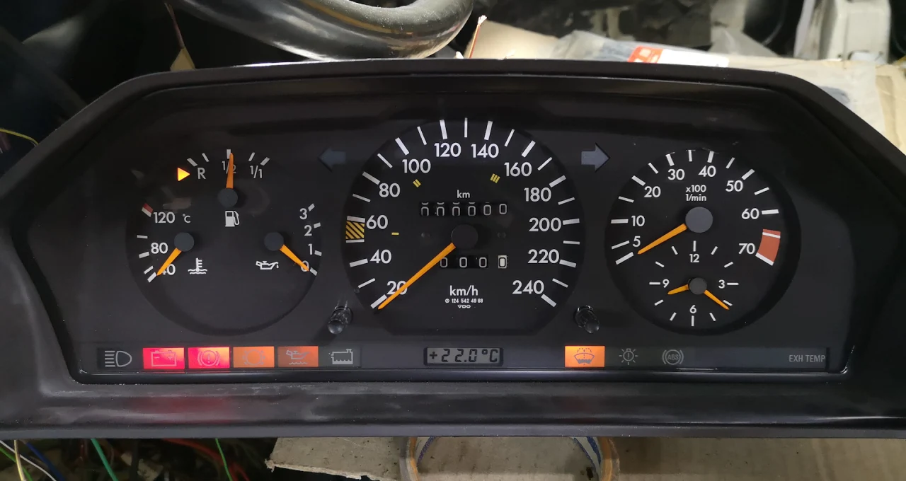 Обозначение разьемов,лампочек,предохранителей, классификация 124х приборок