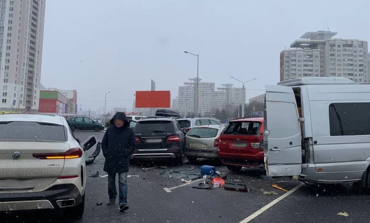 Водитель автомобиля протаранил пять иномарок на минской парковке