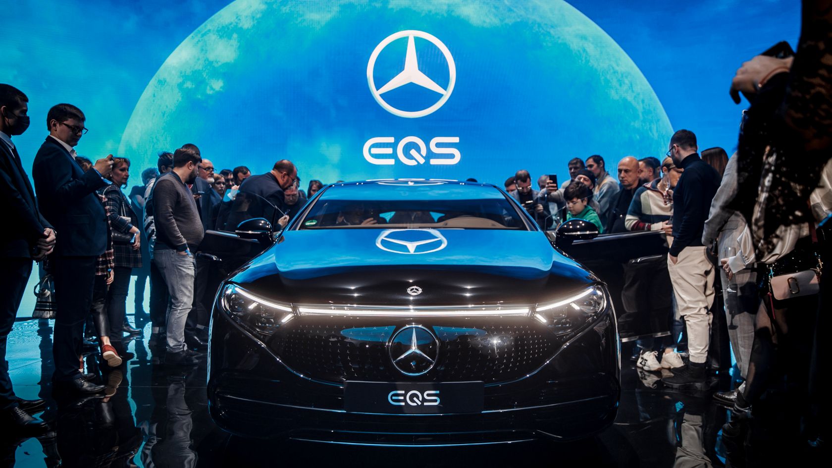 Эксклюзивная презентация первого электрического седана класса «люкс» EQS от Mercedes-EQ в Москве