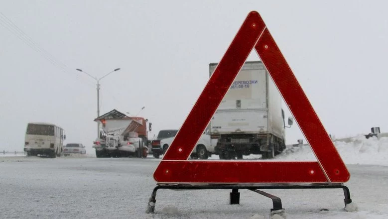 В Новосибирской области произошло ДТП с тремя большегрузами