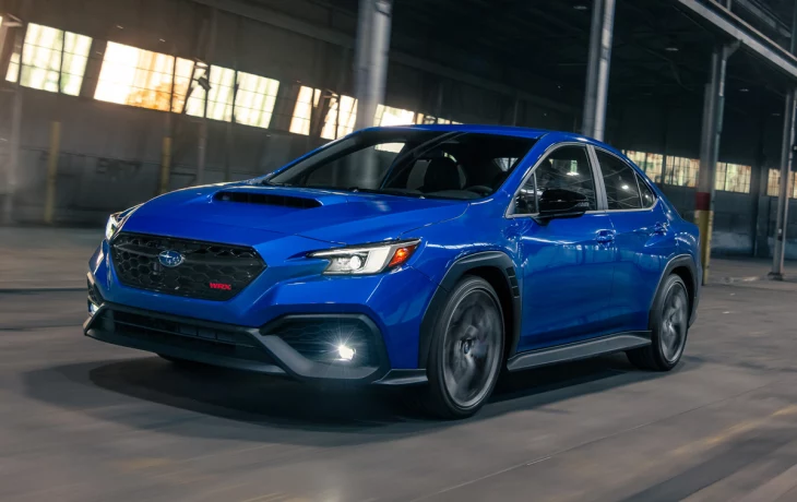 Subaru подготовила спорт-седан WRX tS: декор, виртуальная приборка, но стандартная техника