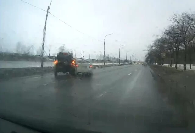 	ДТП на Народного Ополчения в Санкт-Петербурге: водитель легкового автомобиля хотел развернуться